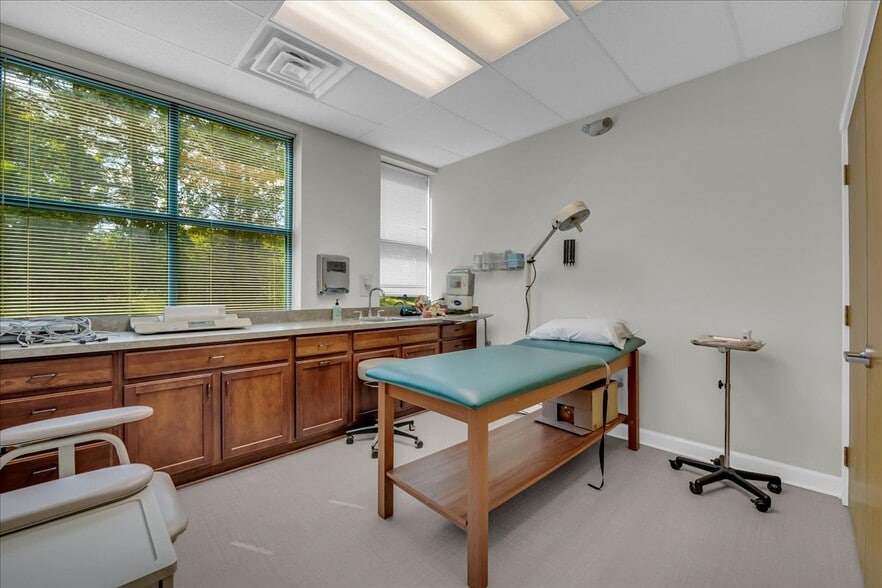 More Photos Of 1050 Corporate Office Dr, Milford Office For Sale