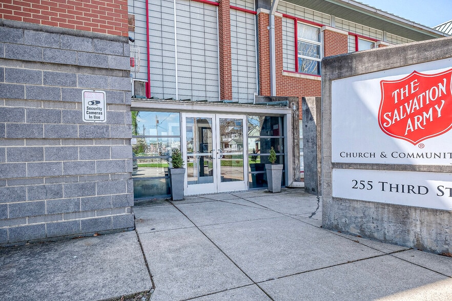 More Photos Of 255 Third St, New Kensington Schools For Sale