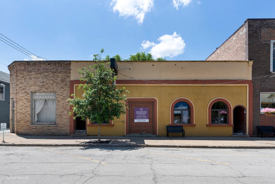 More Photos Of 119 W Washington St, Momence Restaurant For Sale