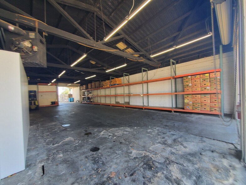 More Photos Of 14165 Market St, Walnut Grove Showroom For Sale