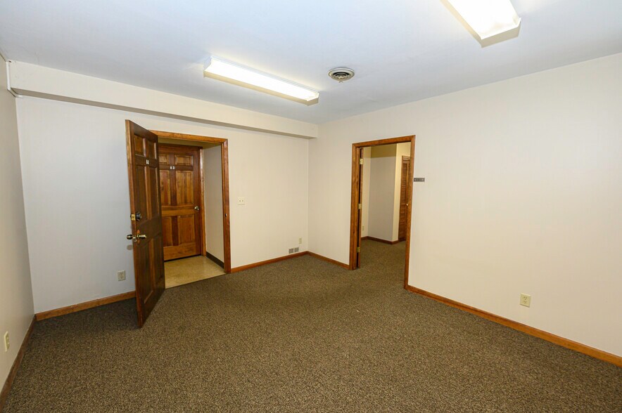 More Photos Of 2500 Brewerton Rd, Mattydale Office Residential For Lease