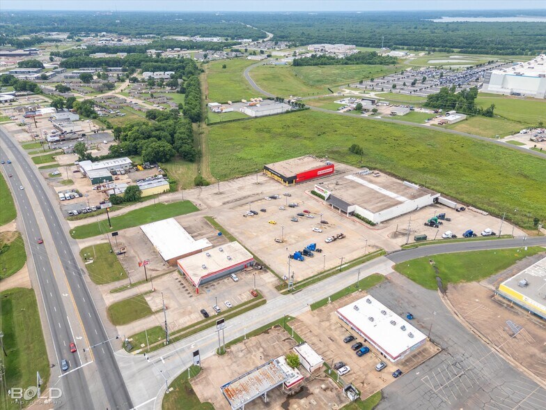 More Photos Of 1837 N Market St, Shreveport General Retail For Sale