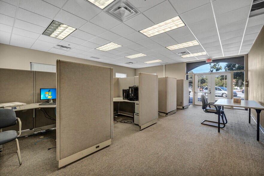 More Photos Of 10601 Pecan Park Blvd, Austin Office For Sale