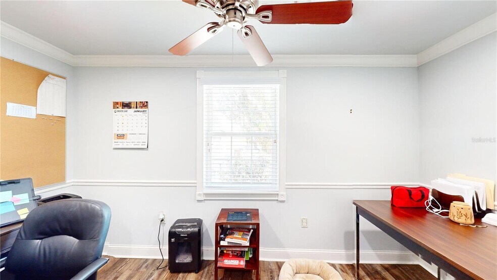 More Photos Of 209 E Badcock Blvd, Mulberry Office Residential For Lease