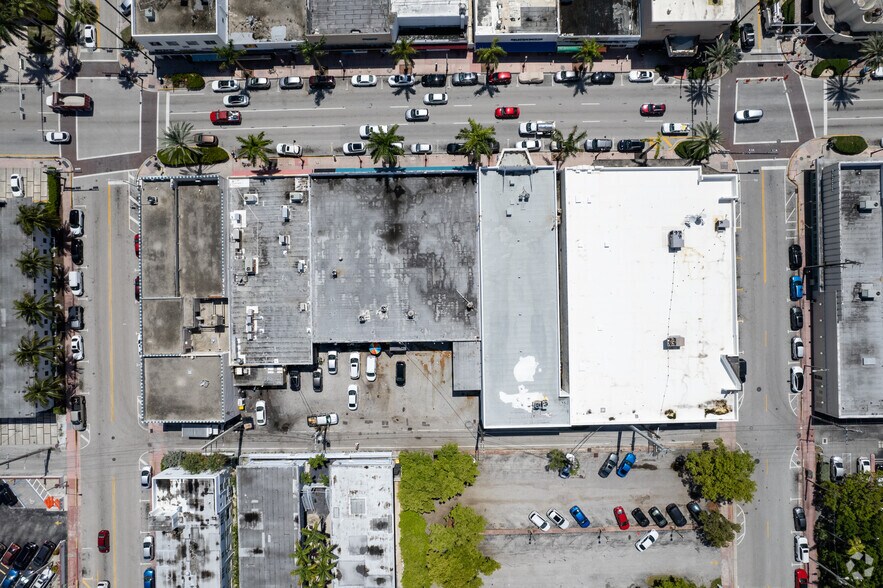 More Photos Of 7410 Collins Ave, Miami Storefront For Lease