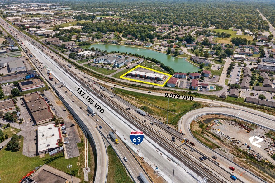 More Photos Of 8345 Clearvista Pl, Indianapolis Showroom For Lease