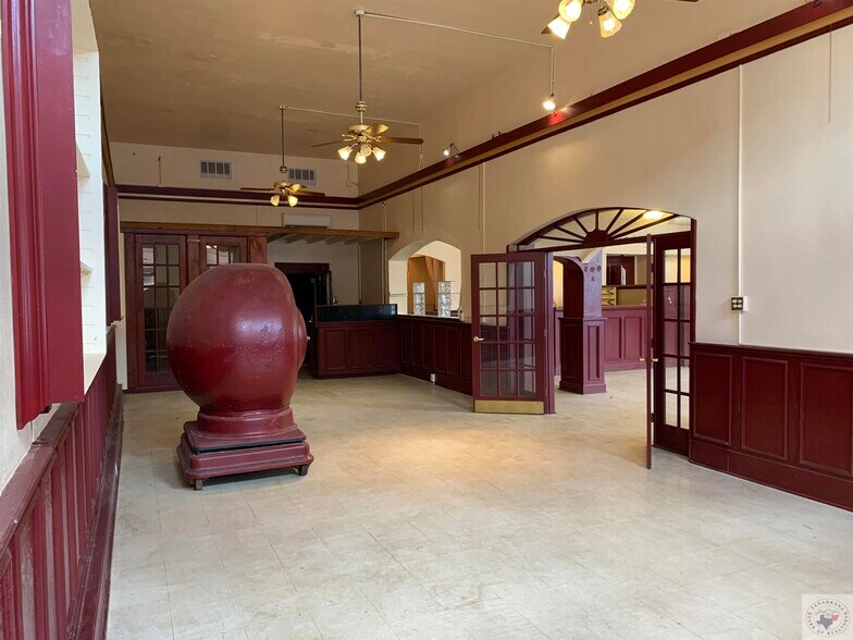 More Photos Of 109 E Hiram St, Atlanta Storefront For Sale