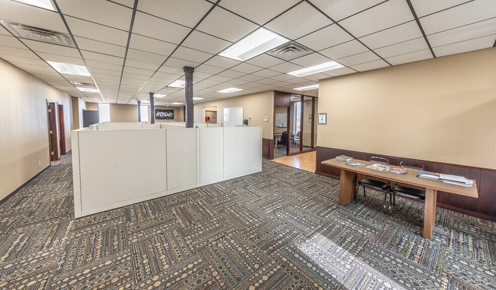 More Photos Of 23 Briercroft Office Park, Lubbock Office For Lease