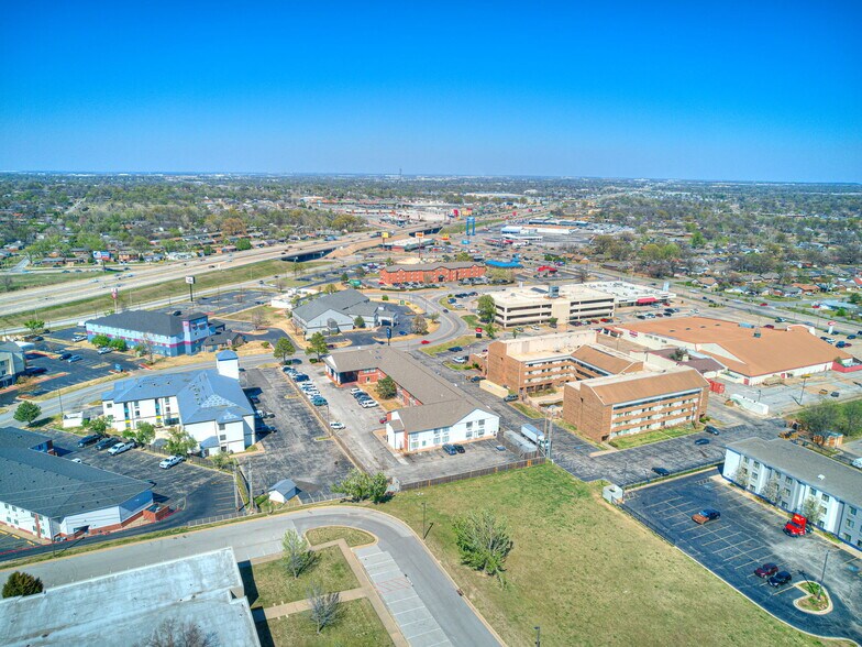 More Photos Of 3211 S 79th East Ave, Tulsa Apartments For Sale