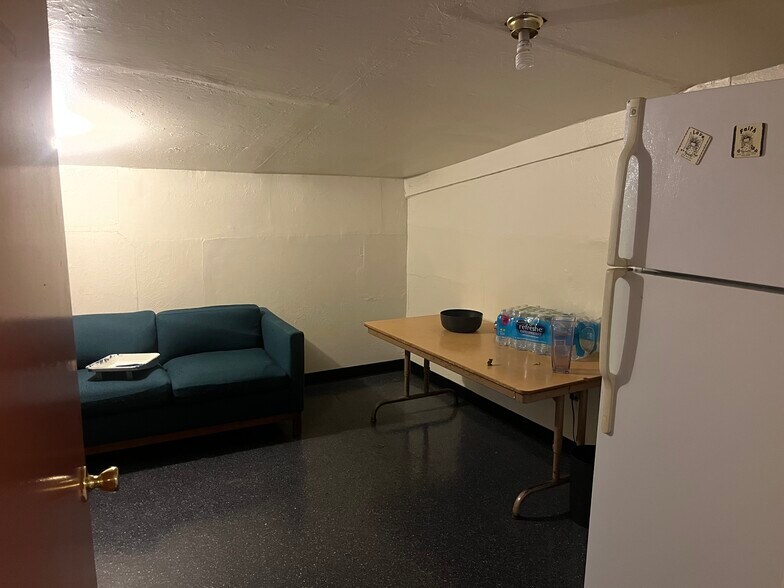 More Photos Of 5909 Camden St, Oakland Daycare Center For Sale