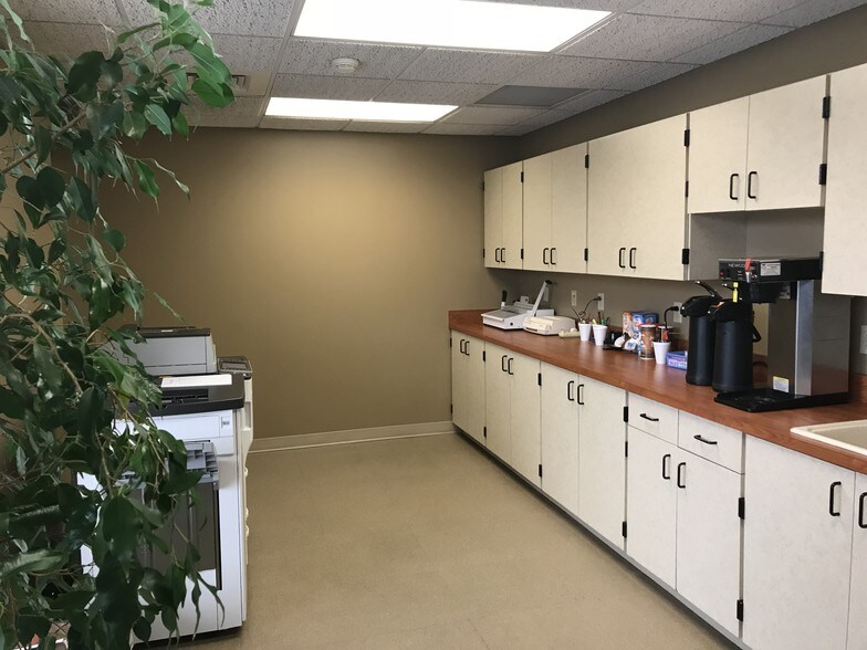 More Photos Of 100 Saint Ann St, Owensboro Office For Lease