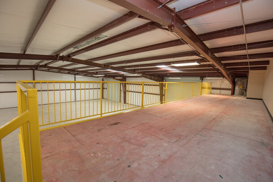 More Photos Of 3406 Longhorn Dr, Houston Warehouse For Lease