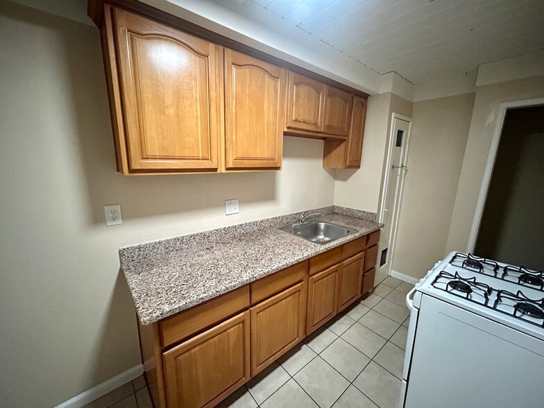 More Photos Of 21447-461 Ocean View Dr, Hayward Apartments For Sale