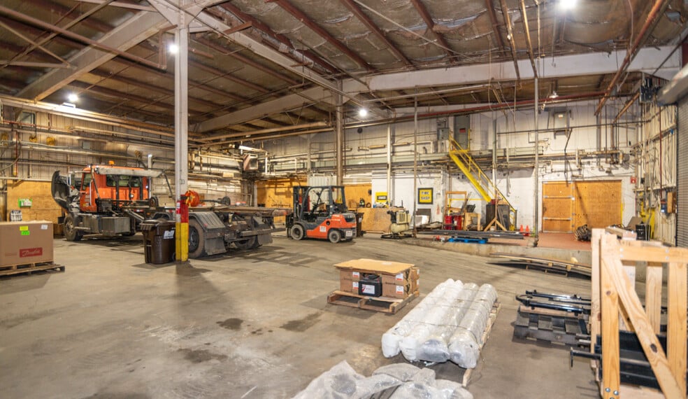 More Photos Of 2001 Windsor Ave, Baltimore Warehouse For Lease