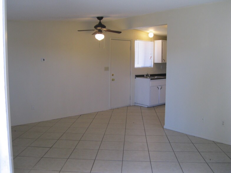 More Photos Of 14025 Spruce St, Hesperia Apartments For Sale