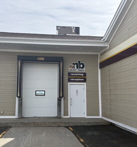 More Photos Of 375 Miller Blvd, Dalhousie Freestanding For Lease