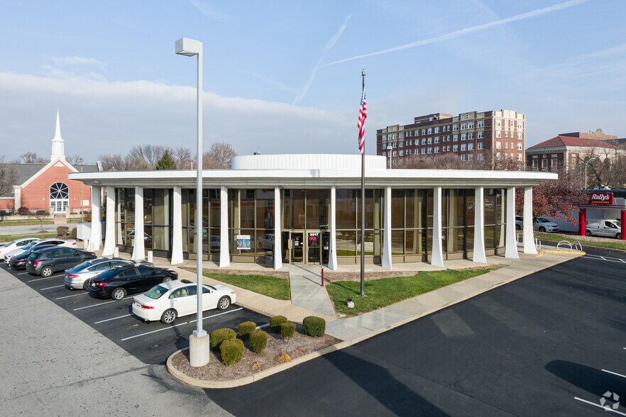Primary Photo Of 3917 Lindell Blvd, Saint Louis Office For Sale