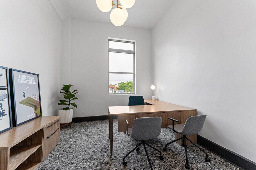 More Photos Of 2-8 W Main St, Carmel Storefront Retail Office For Lease