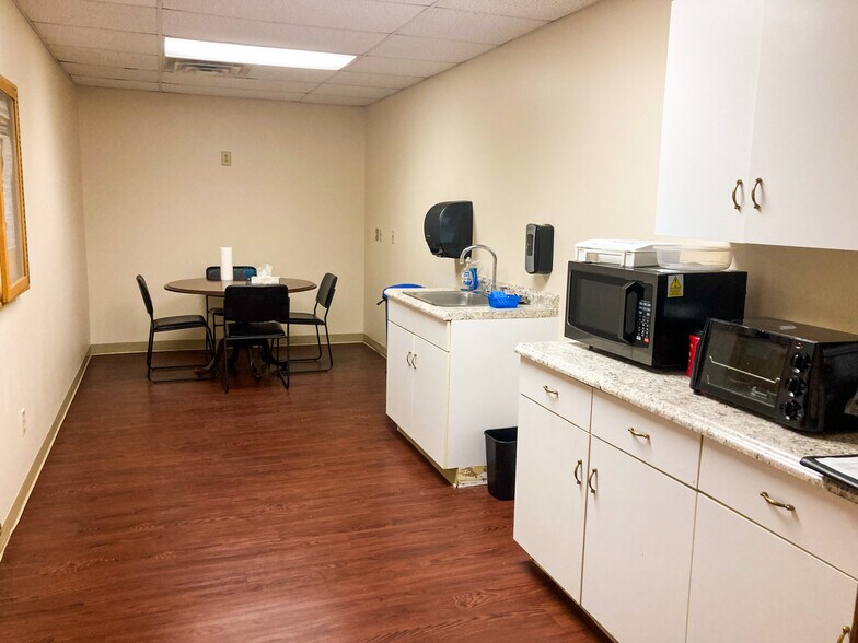 More Photos Of 510 W Union St, Athens Healthcare For Sale