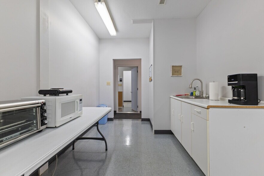 More Photos Of 5195 Commerce Cir, Indianapolis Industrial For Sale