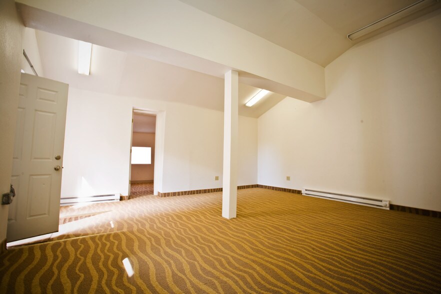 More Photos Of 537 Canyon Blvd, Boulder Storefront Retail Office For Lease