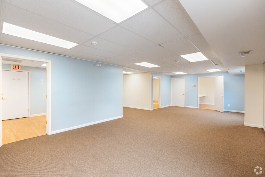 More Photos Of 4701 Randolph Rd, Rockville Medical For Lease