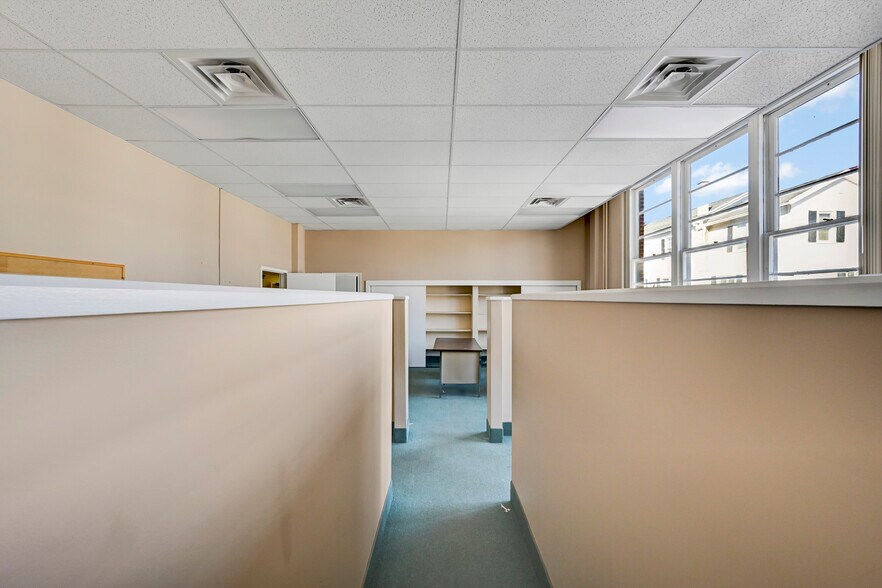 More Photos Of 301 Delaware Ave, Olyphant Office For Sale