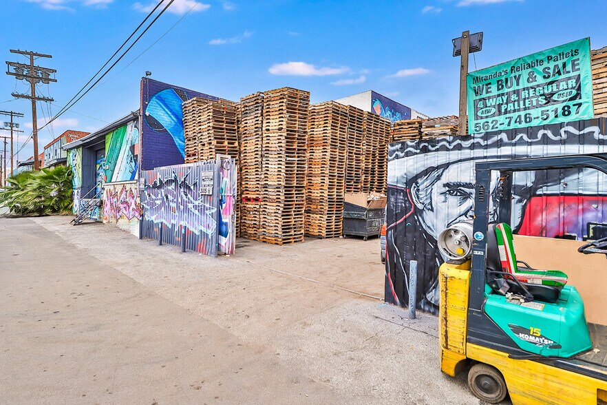 More Photos Of 3113-3115 E 11th St, Los Angeles Manufacturing For Lease