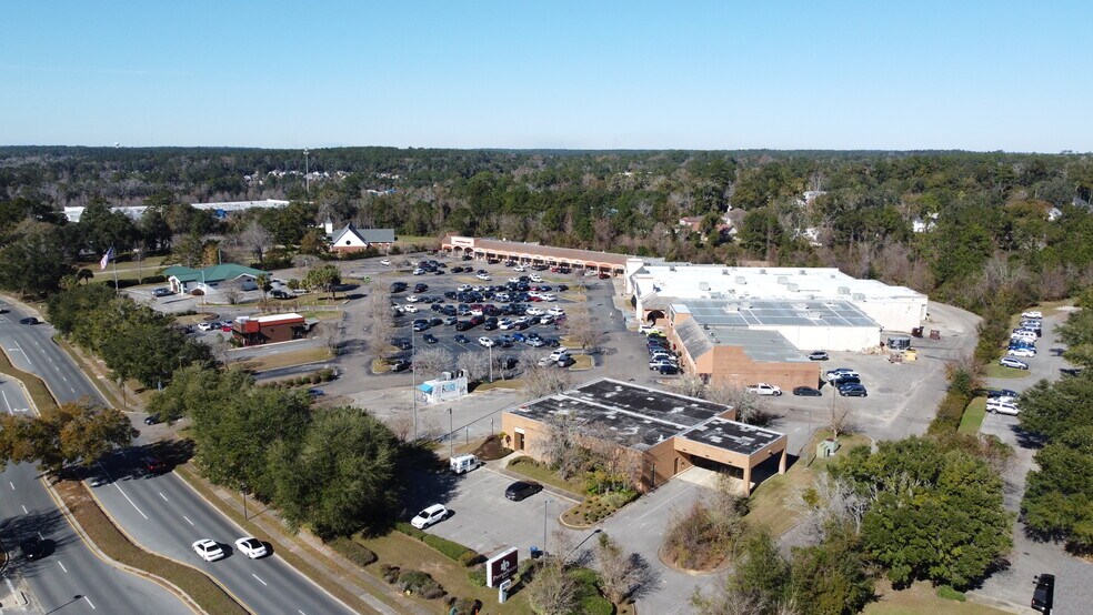 More Photos Of 2906 Kerry Forest Pky, Tallahassee Bank For Lease