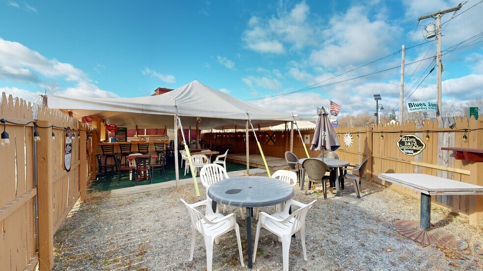 More Photos Of 695 Lisbon St, Lisbon Restaurant For Sale