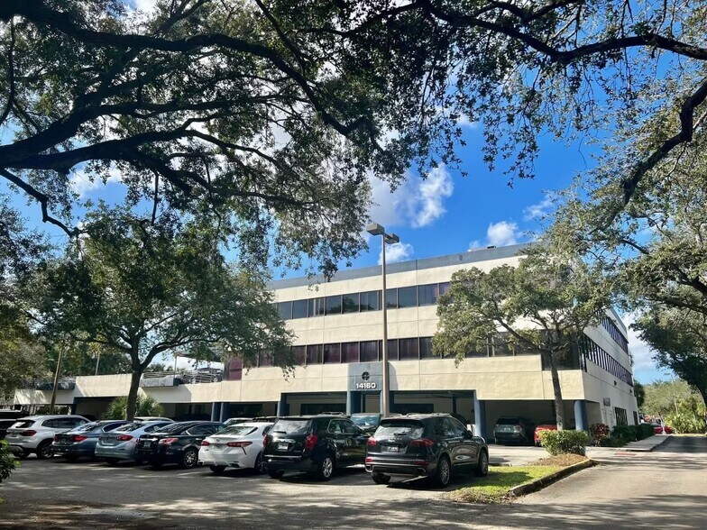 Primary Photo Of 14160 Palmetto Frontage Rd, Miami Lakes Office For Lease