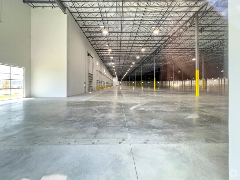 More Photos Of 6907 Lancer Blvd, San Antonio Unknown For Lease