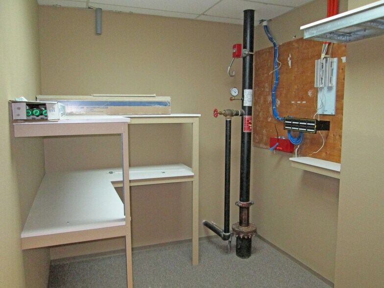 More Photos Of 5570 Skylane Blvd, Santa Rosa Office For Lease