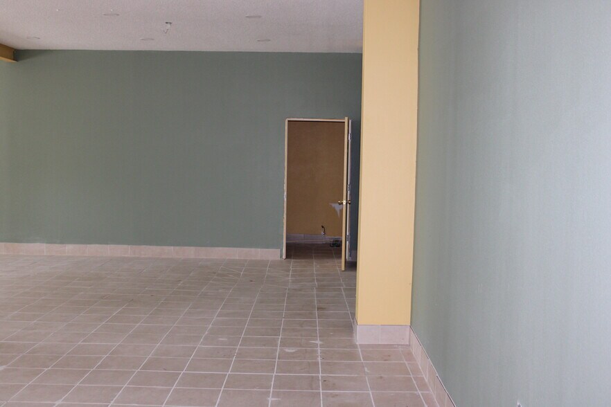 More Photos Of 2180 Hercules Ave, Clearwater Freestanding For Lease