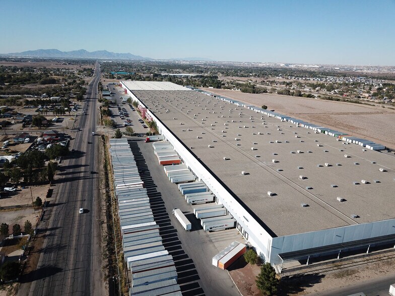More Photos Of 11751 Alameda Ave, Socorro Distribution For Lease
