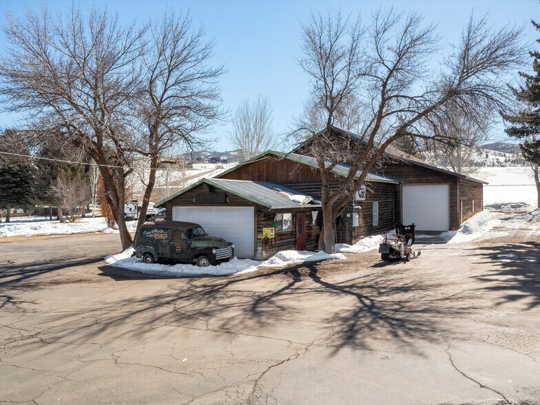 More Photos Of 900 S Highway 39, Huntsville Restaurant For Sale