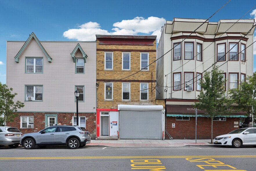 Primary Photo Of 3136 Summit Ave, Union City Storefront Retail Residential For Sale
