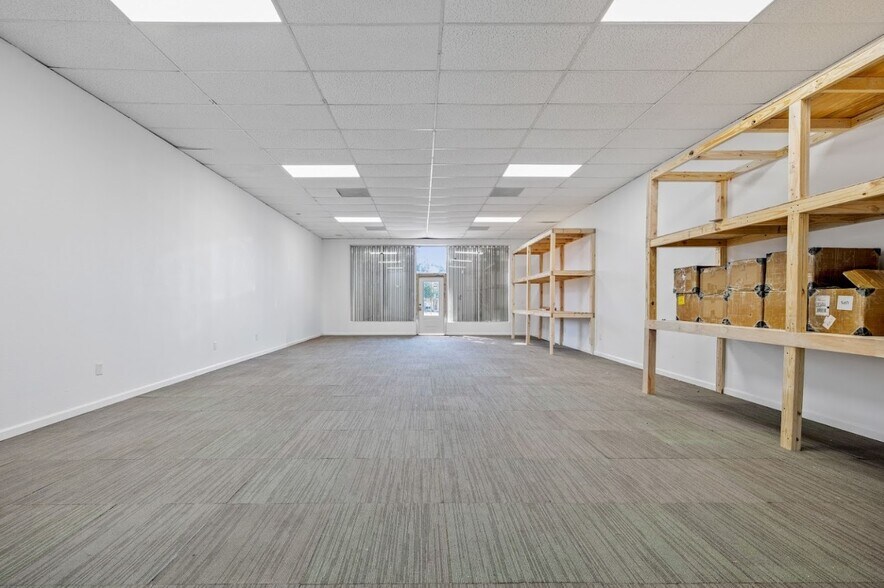 More Photos Of 4828 W Jackson St, Pensacola General Retail For Sale