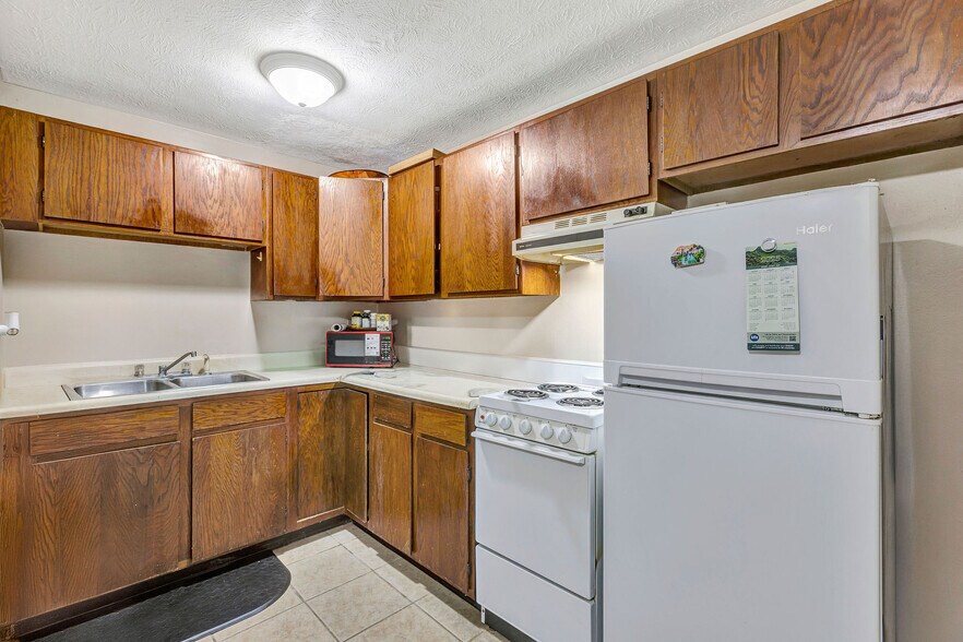 More Photos Of 207 W Funderburg Rd, Fairborn Apartments For Sale