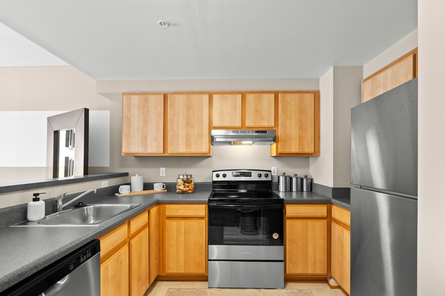 More Photos Of 1-49 N Howard St, Baltimore Unknown For Lease