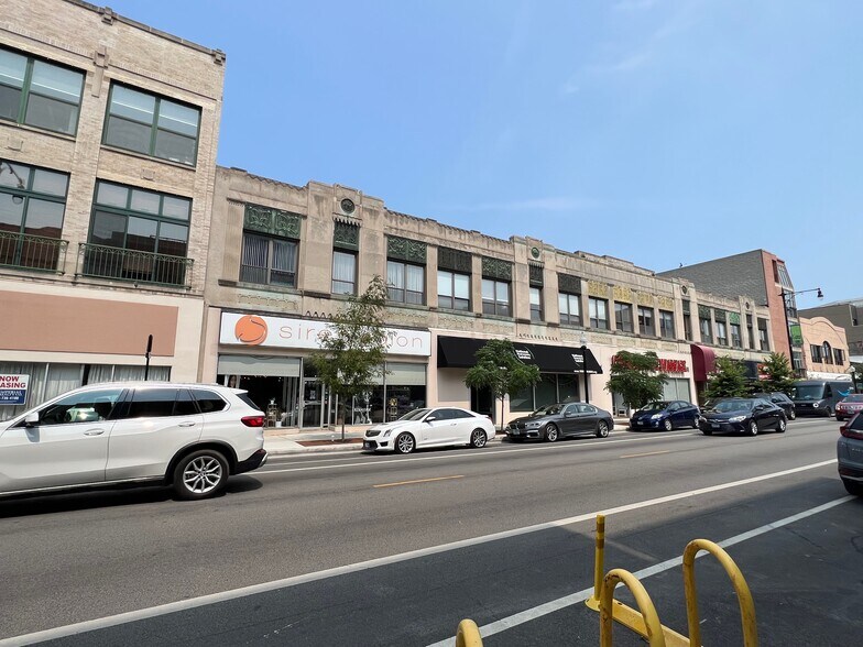 More Photos Of 3131-3143 N Lincoln Ave, Chicago Office For Lease