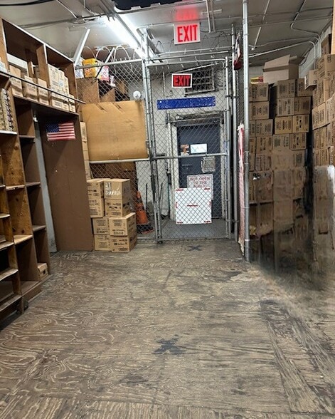 More Photos Of 150-158 Crescent St, Brooklyn Flex For Lease