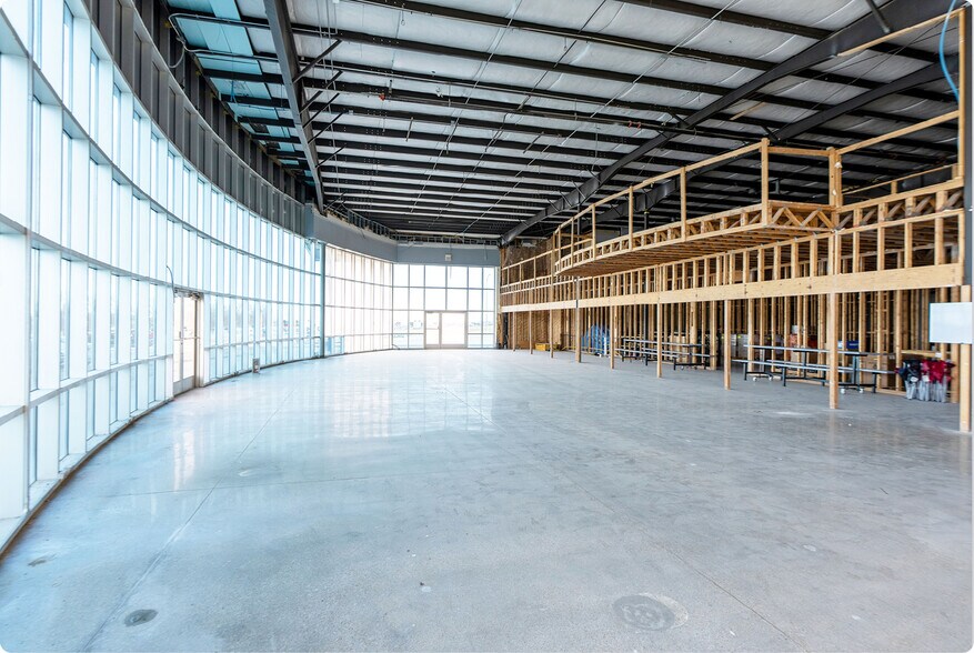 More Photos Of 9203 S 145th St, Omaha Auto Dealership For Lease