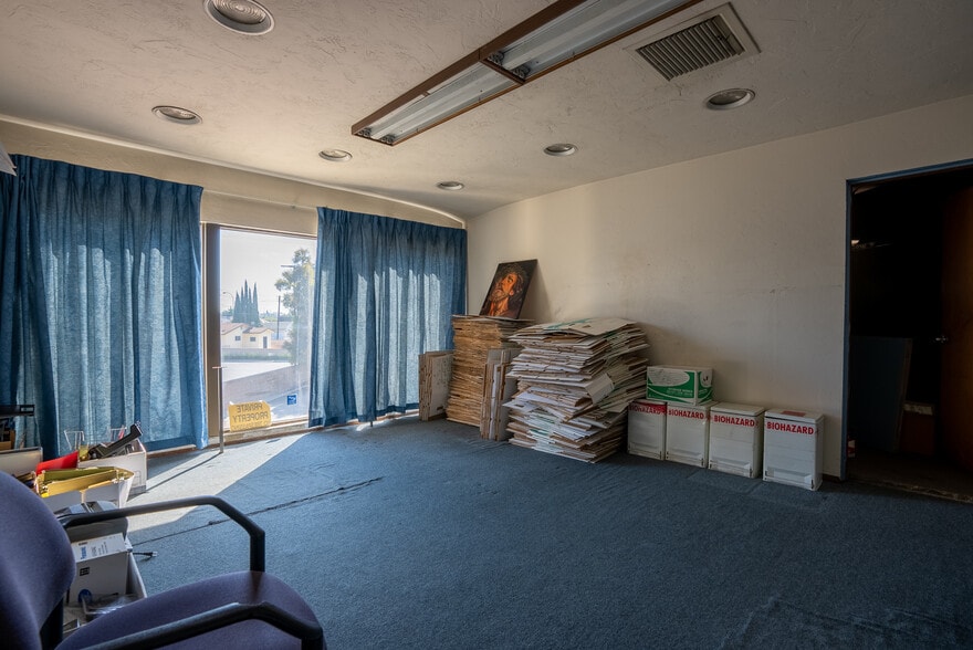 More Photos Of 4946 Florence Ave, Bell Medical For Lease