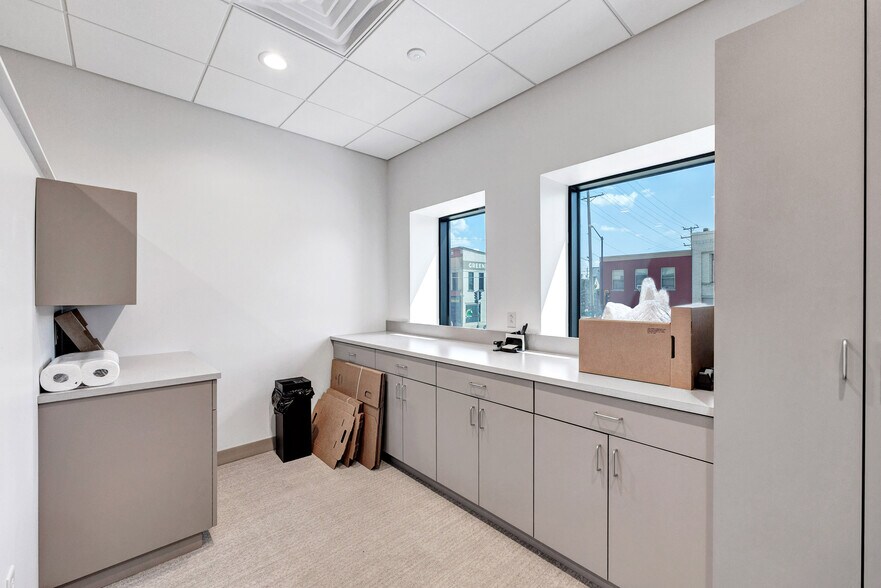 More Photos Of 201 W Wisconsin Ave, Neenah Apartments For Lease