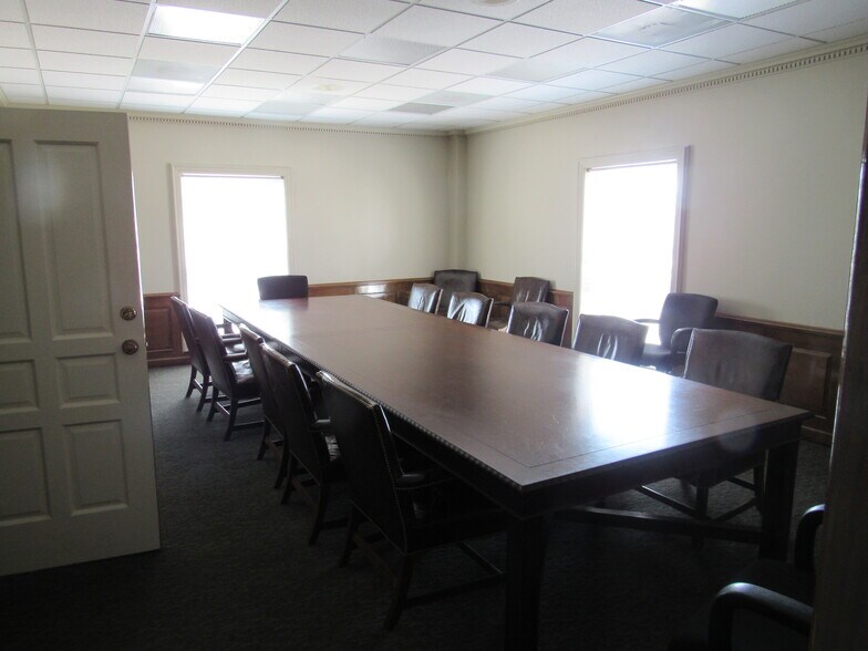 More Photos Of 710 Main St, Columbus Office For Sale