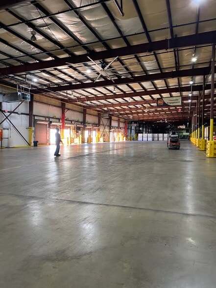 More Photos Of 10400 Technology Dr, Cottondale Warehouse For Sale