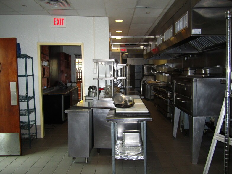 More Photos Of 19-21 N Water St, Norwalk General Retail For Sale