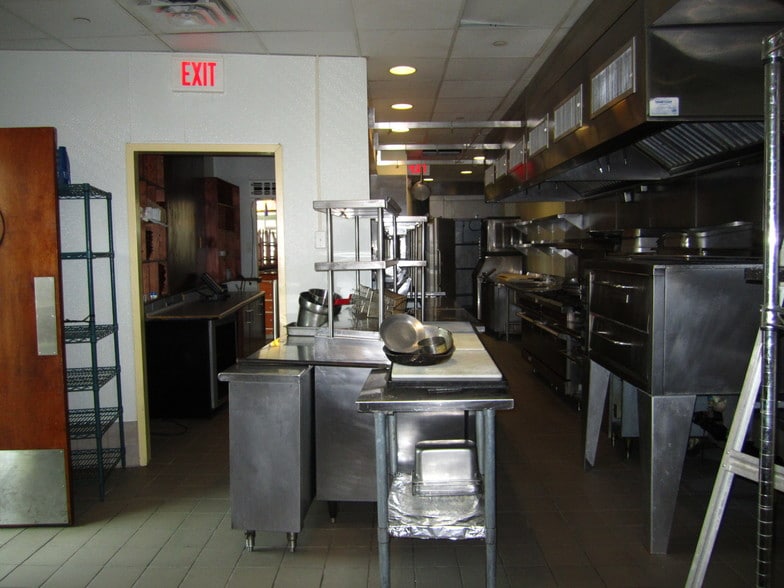 More Photos Of 19-21 N Water St, Norwalk Storefront Retail Office For Sale