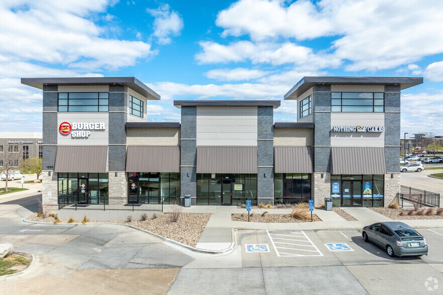 More Photos Of 1255 NW 128th St, Clive Storefront For Lease